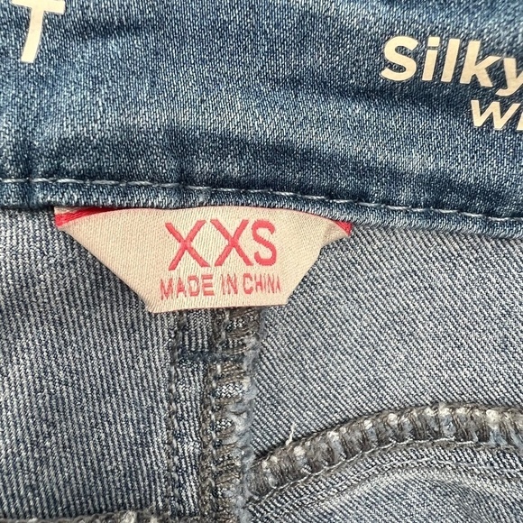 Laurie Felt Los Angeles Silky Floral Embroidered Boot Cut Jeans Size XXS Womens - Picture 4 of 9